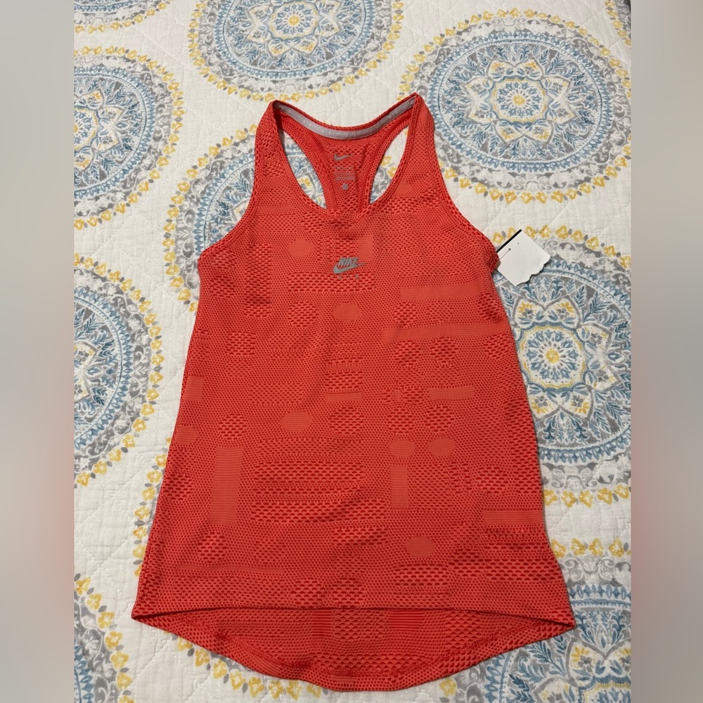 Nike top